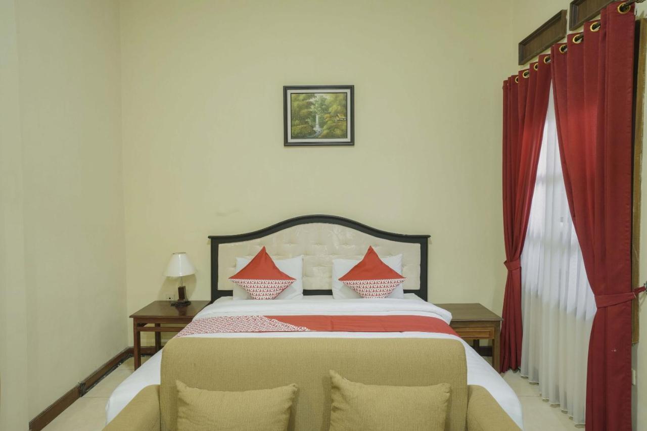 Oyo 804 Ndalem Maharani Guest House Yogyakarta Dış mekan fotoğraf