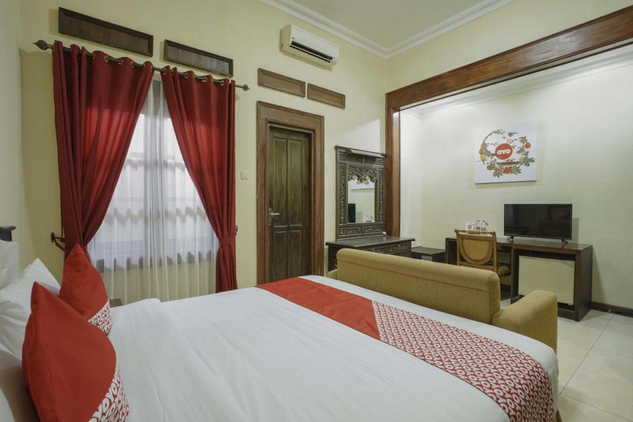 Oyo 804 Ndalem Maharani Guest House Yogyakarta Dış mekan fotoğraf