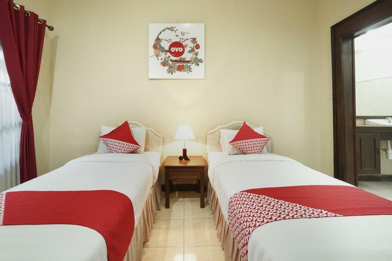 Oyo 804 Ndalem Maharani Guest House Yogyakarta Dış mekan fotoğraf