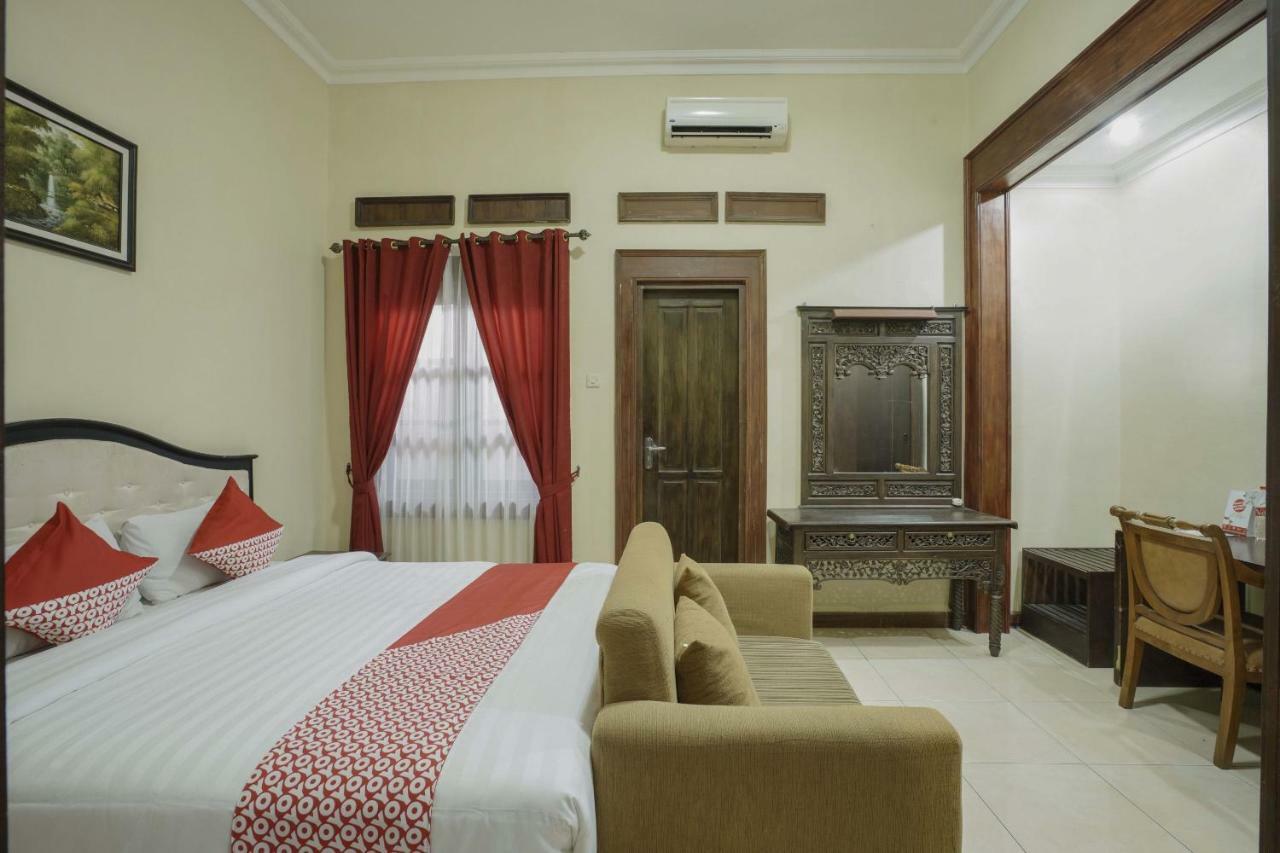 Oyo 804 Ndalem Maharani Guest House Yogyakarta Dış mekan fotoğraf