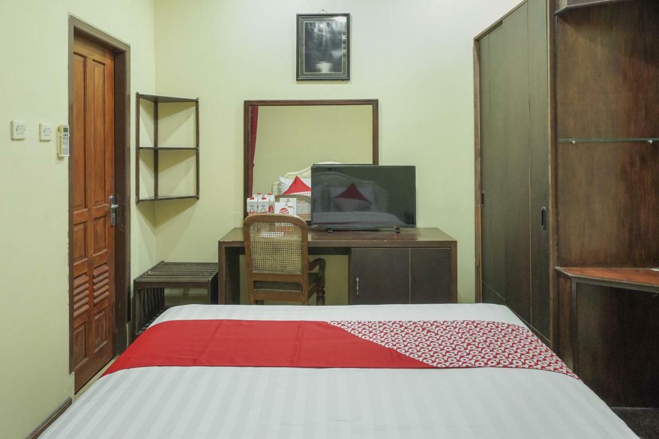 Oyo 804 Ndalem Maharani Guest House Yogyakarta Dış mekan fotoğraf