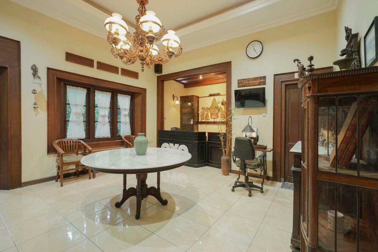 Oyo 804 Ndalem Maharani Guest House Yogyakarta Dış mekan fotoğraf