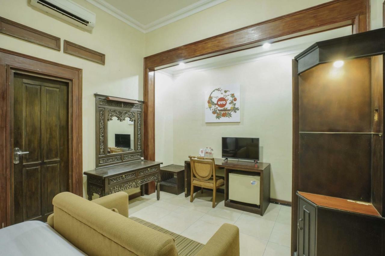 Oyo 804 Ndalem Maharani Guest House Yogyakarta Dış mekan fotoğraf