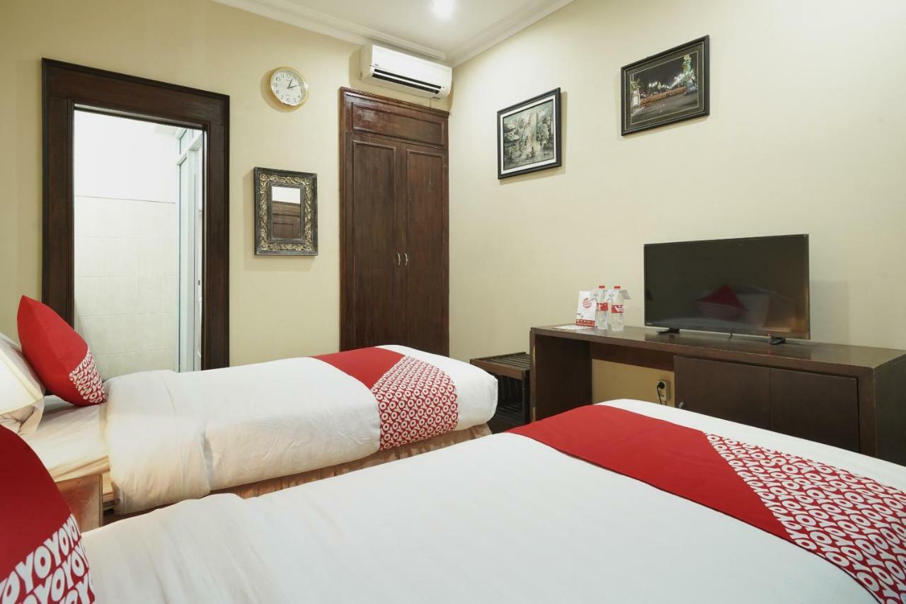 Oyo 804 Ndalem Maharani Guest House Yogyakarta Dış mekan fotoğraf