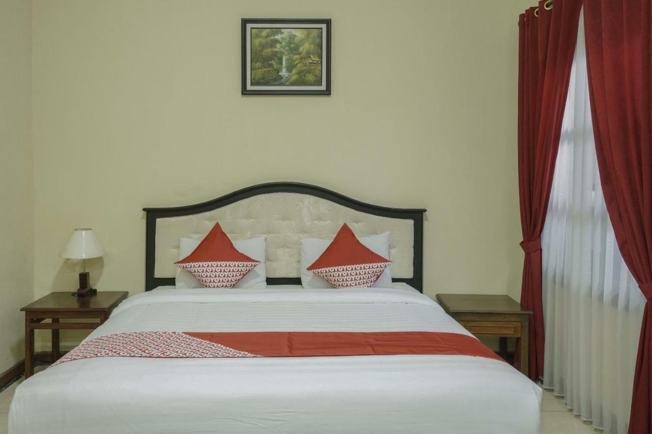 Oyo 804 Ndalem Maharani Guest House Yogyakarta Dış mekan fotoğraf