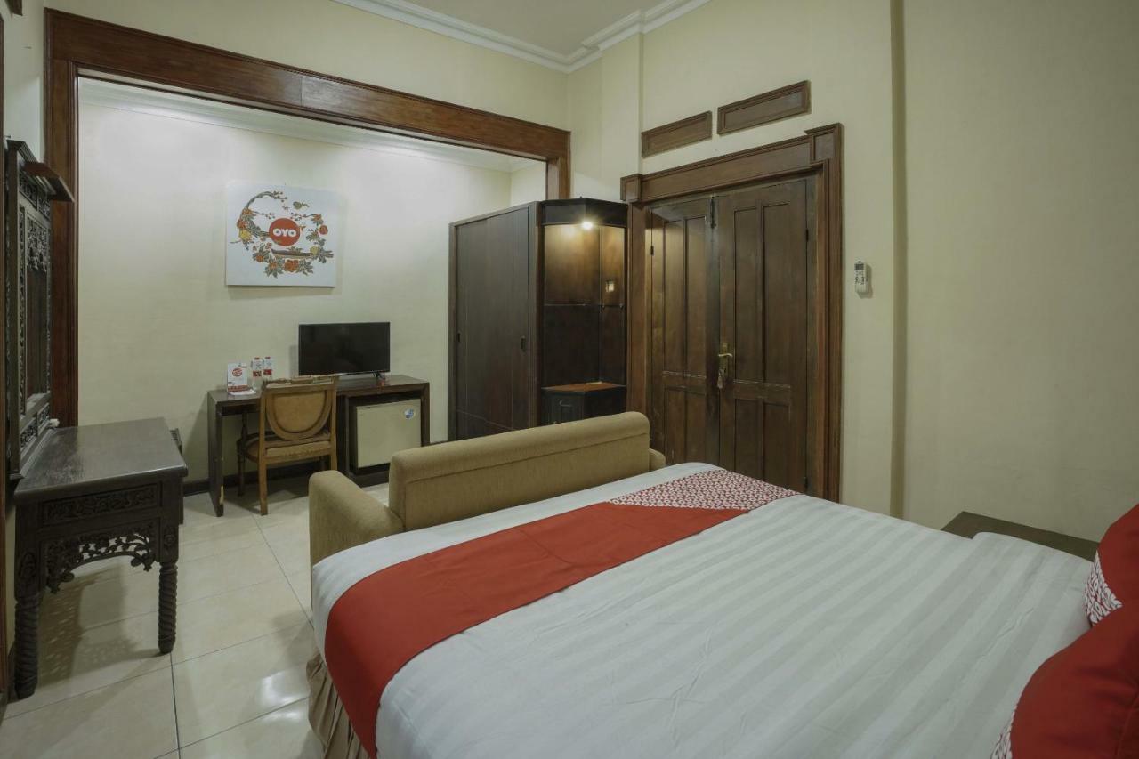 Oyo 804 Ndalem Maharani Guest House Yogyakarta Dış mekan fotoğraf